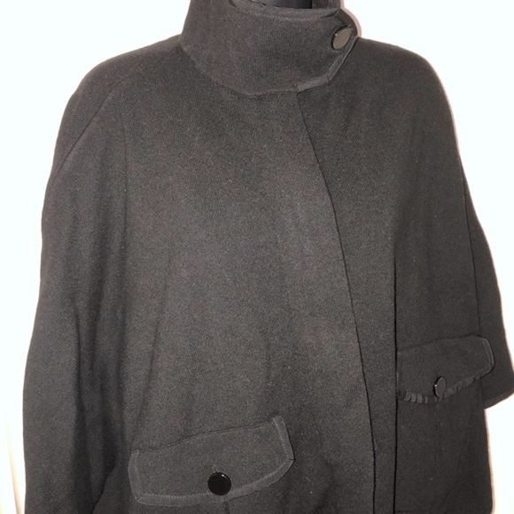 Massimo Dutti black sweater knit zip front mock neck swing cape Size Small new - Picture 3 of 16